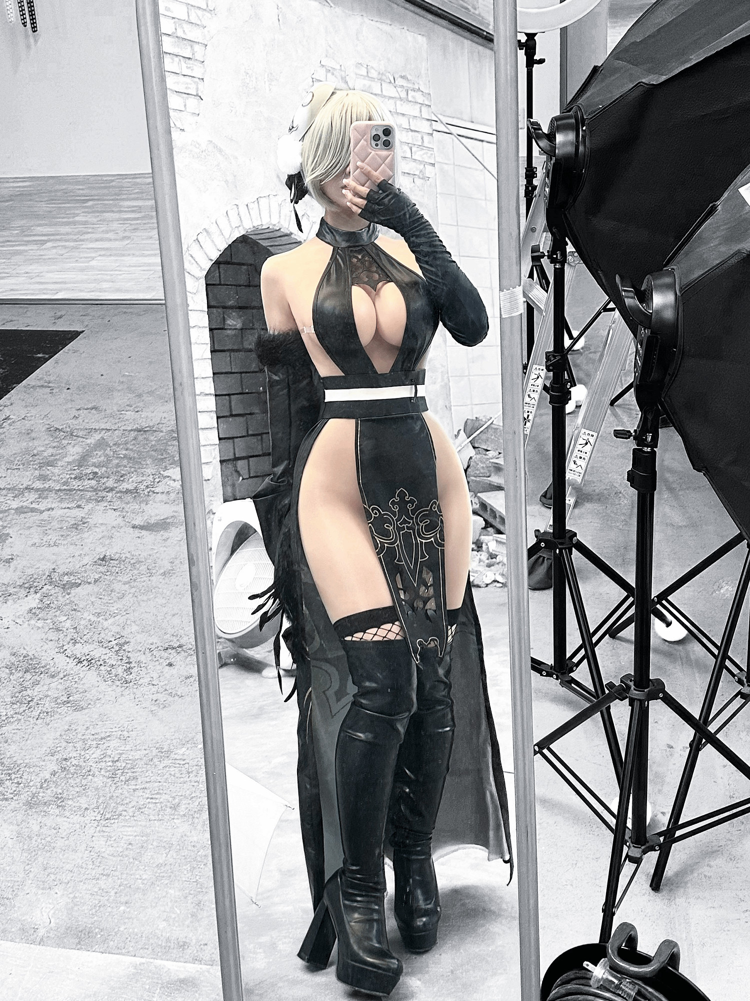 島國小姐姐COS《尼爾》2B小姐姐 這犯規身材太炸裂了