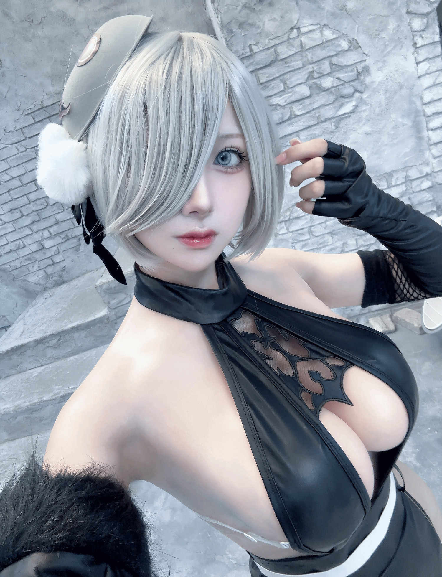 島國小姐姐COS《尼爾》2B小姐姐 這犯規身材太炸裂了