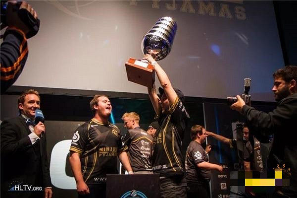 鬥魚一哥鍾愛CS,射擊遊戲的終點是? 鬥魚一哥鍾愛CS,射擊遊戲的終點是?