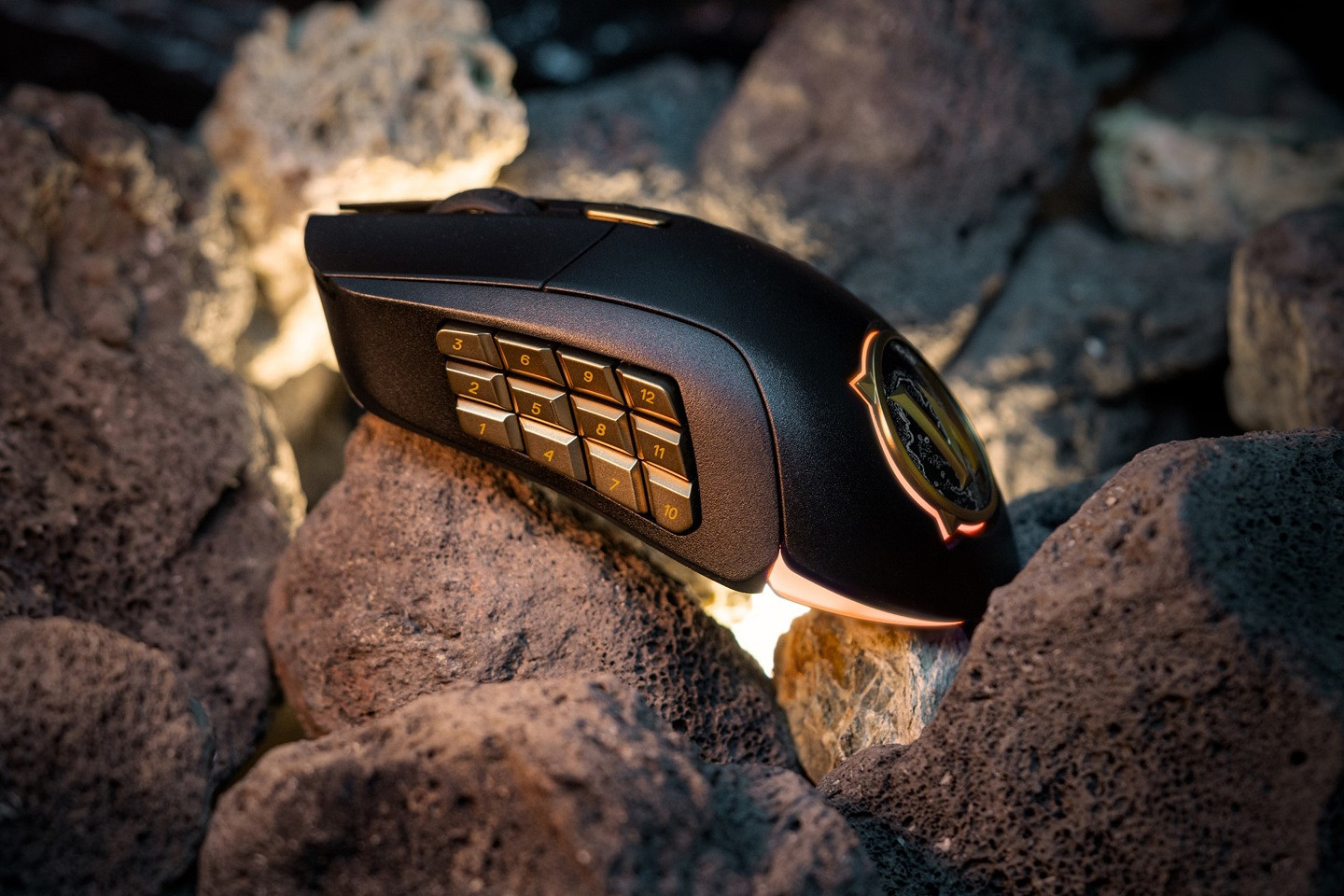 賽睿發布《魔獸世界》二十周年紀念限量版黑金色外設