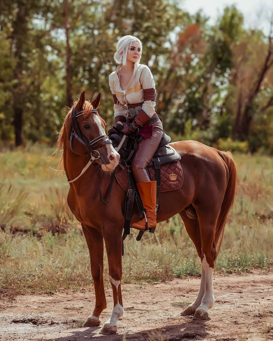 國外美女COS《巫師》希裡太還原 官方也來轉發點讚！