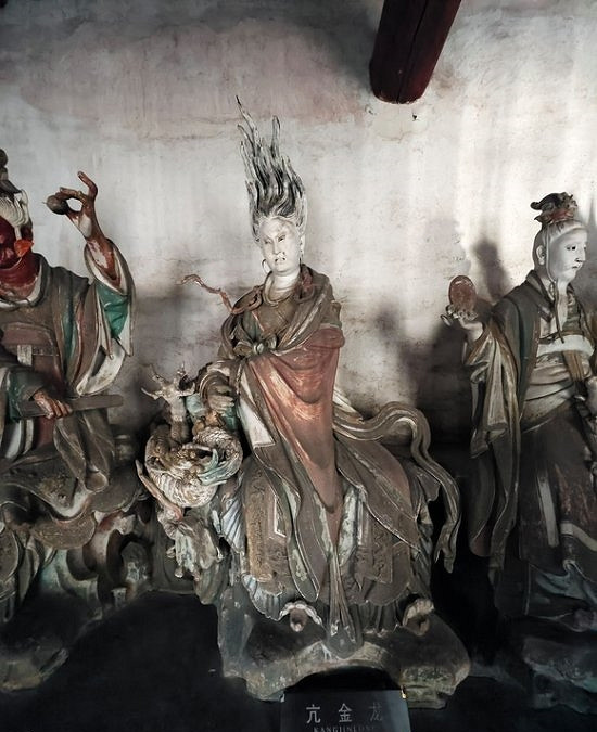 《黑神話》亢金龍性別引玩家熱議：我童年在平行宇宙？