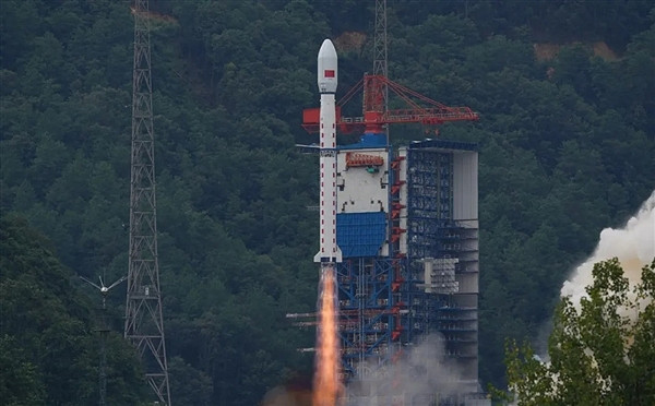 我國成功發射遙感四十三號02組衛星 開展低軌星座系統新技術試驗