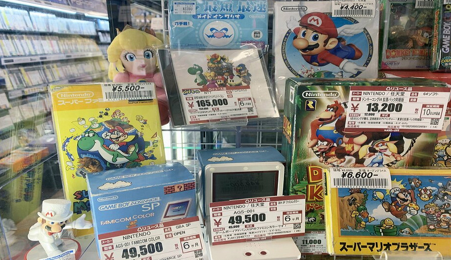 進貨去了!老外因日元貶值湧向日本 購入大量復古遊戲 進貨去了!老外因日元貶值湧向日本 購入大量復古遊戲