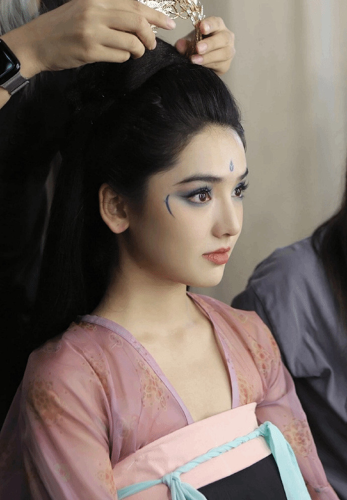 《黑神話：悟空》蜘蛛精二姐曬新COS照 更靈動溫婉了