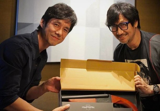 小島秀夫慶祝61歲生日 西島秀俊送了一把玩具霰彈槍