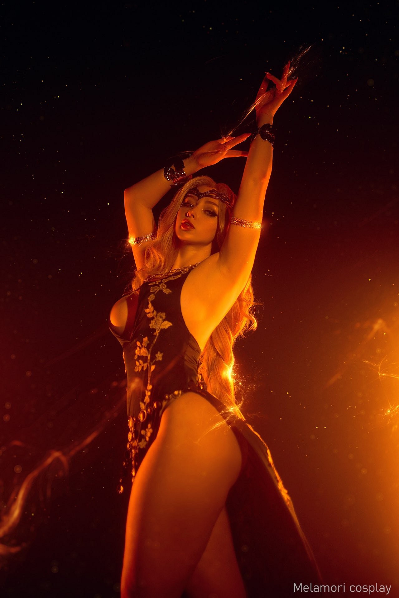 《艾爾登法環》瑪莉卡COS 小姐姐這身材也太犯規了！