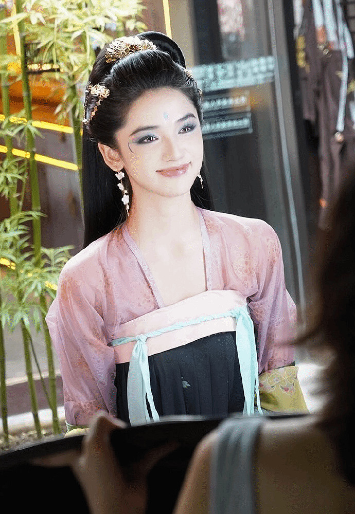 《黑神話：悟空》蜘蛛精二姐曬新COS照 更靈動溫婉了