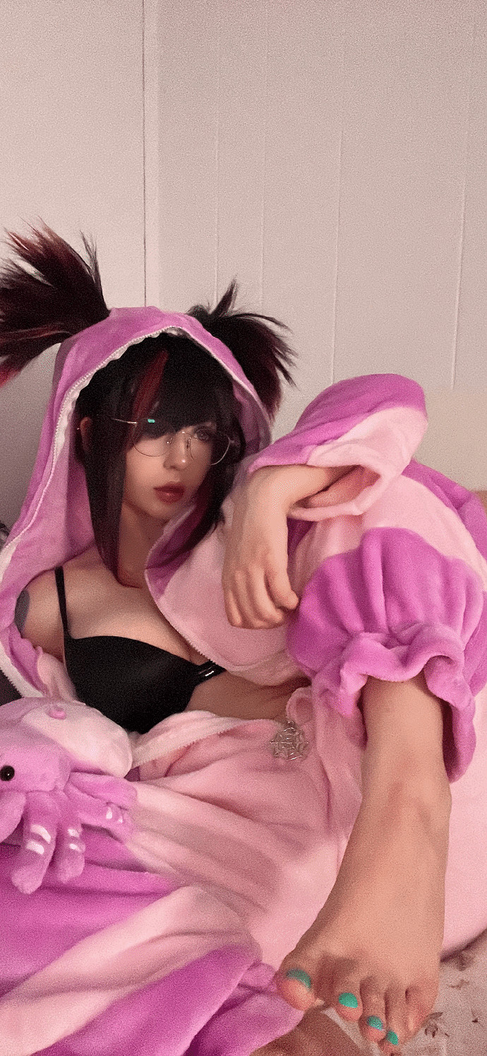 國外小姐姐COS《快打旋風6》韓蛛俐 曼妙身材過於火辣！