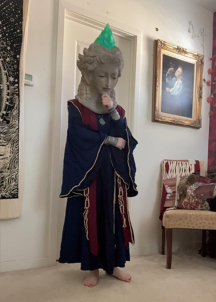 國外小姐姐COS《艾爾登法環》瑟濂 被面具封印的美貌