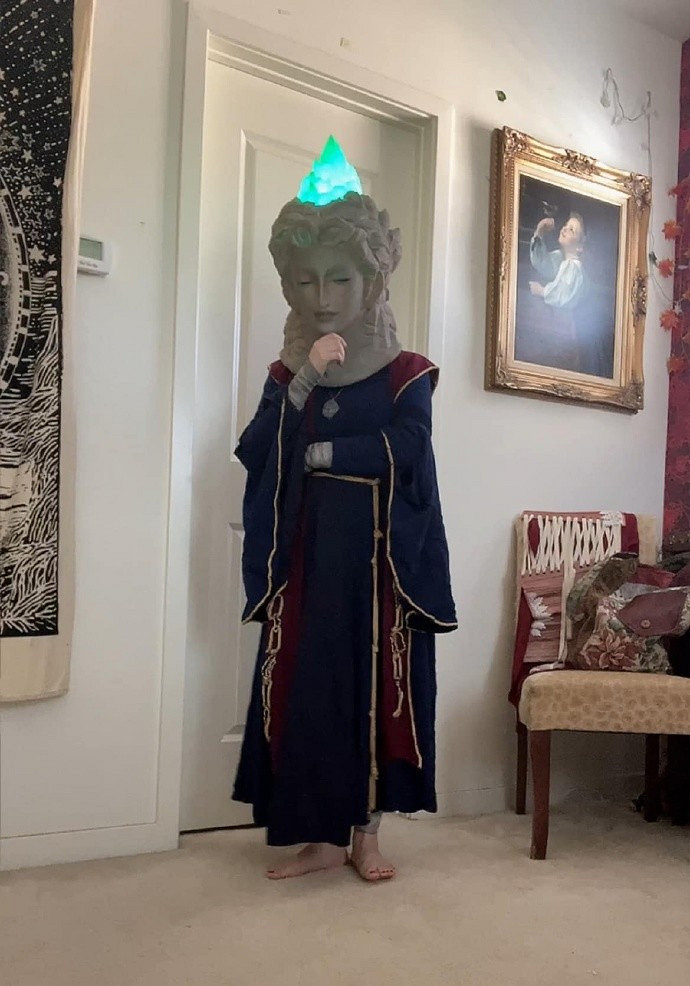 國外小姐姐COS《艾爾登法環》瑟濂 被面具封印的美貌