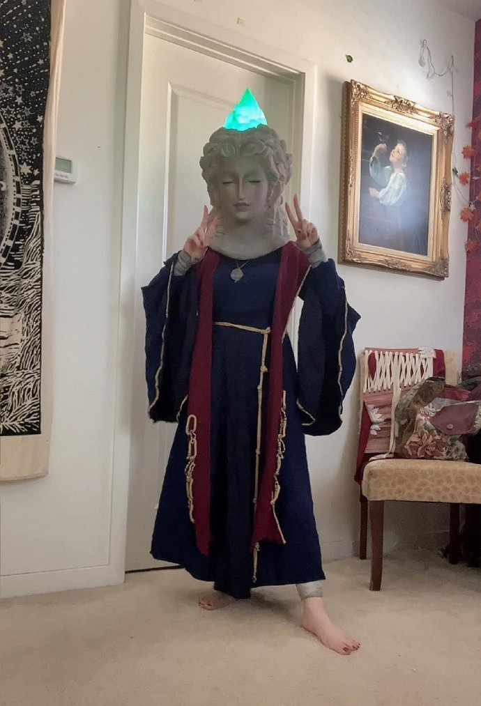 國外小姐姐COS《艾爾登法環》瑟濂 被面具封印的美貌