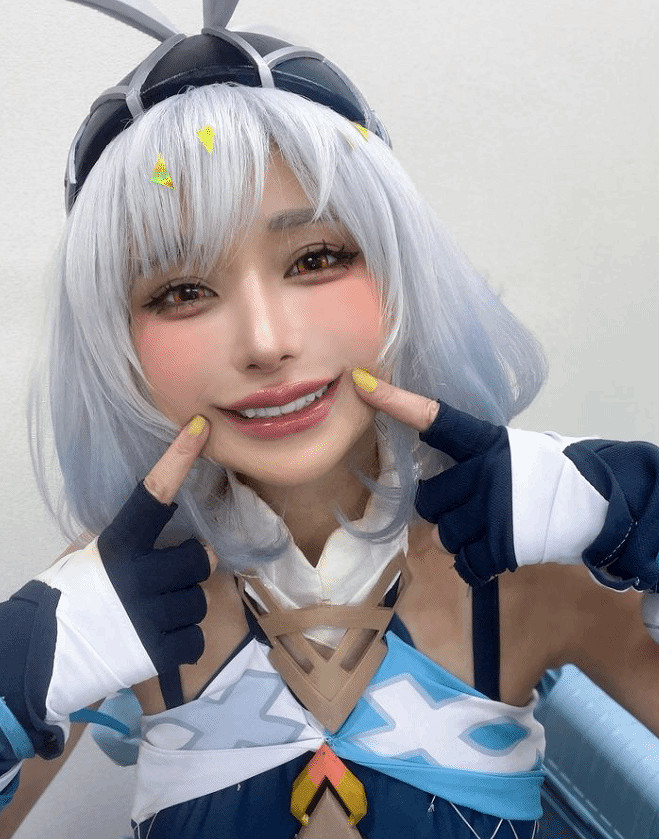 櫻花妹COS《尼爾》2B小姐姐 這誘人大白腿也太還原了