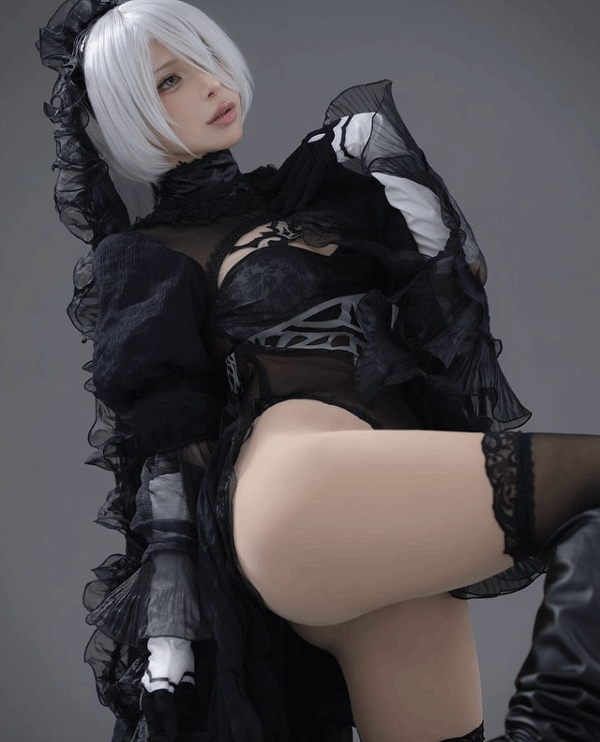 櫻花妹COS《尼爾》2B小姐姐 這誘人大白腿也太還原了