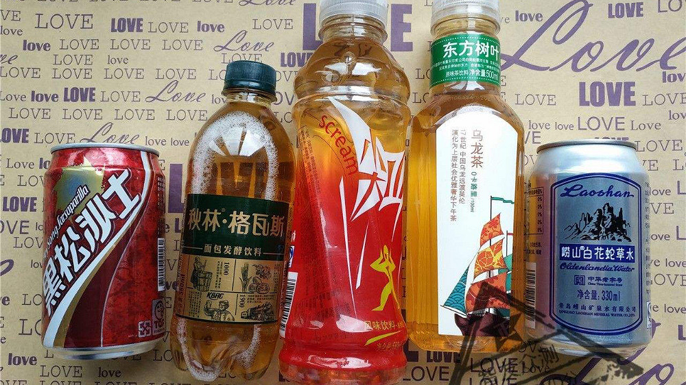 紅瓶尖叫強勢回歸 農夫山泉怎麽老研究難喝飲料？！