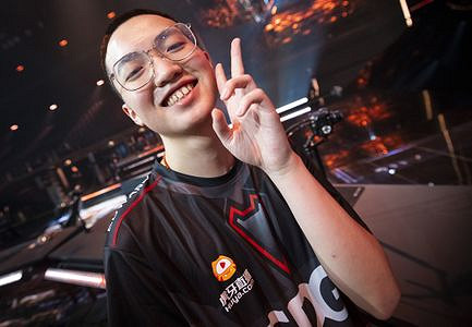 《特戰英豪》edg職業選手康康介紹