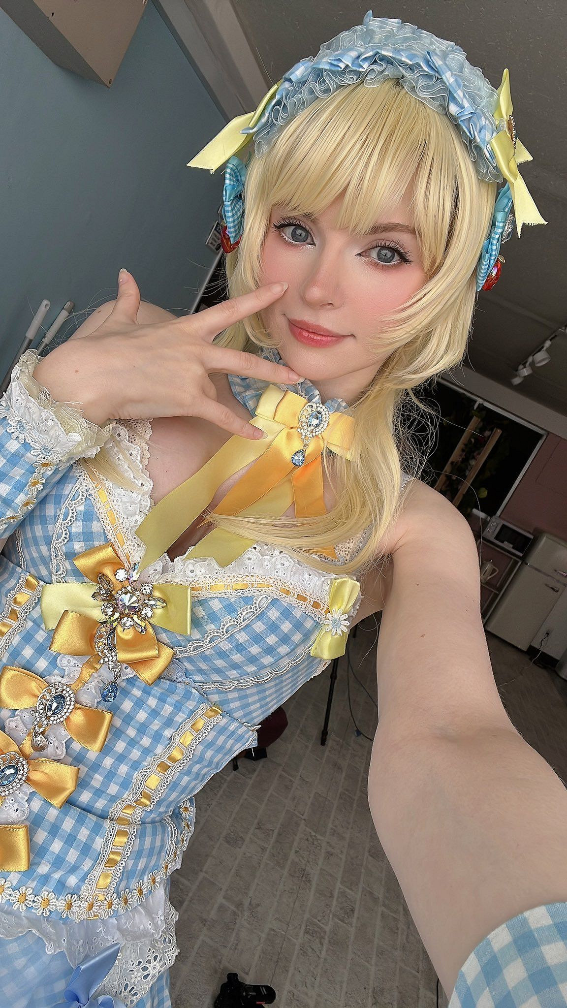 小姐姐COS《FF7：重生》艾莉絲 雪白長裙優雅知性！