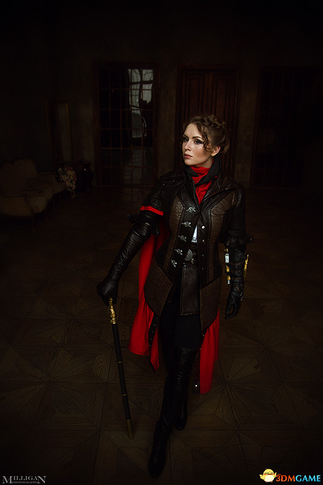 美女COS《刺客教條：梟雄》伊薇 神態霸氣給十分！