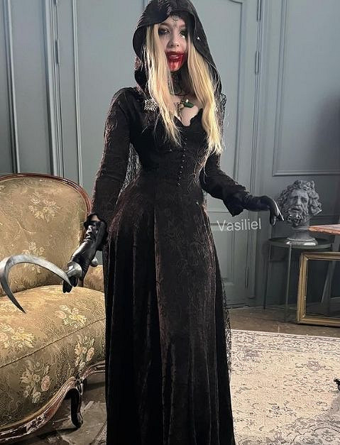 《生化8》吸血鬼女兒COS 身材完美火辣的危險美人！