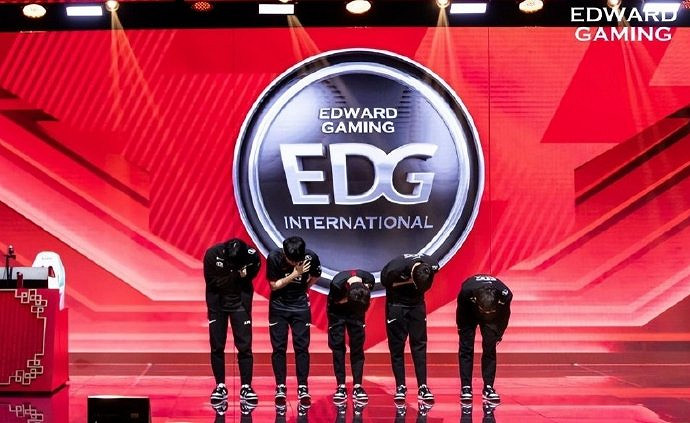 LNG-Yagao即將斷開連接？LPL出征照屬實有點難評！