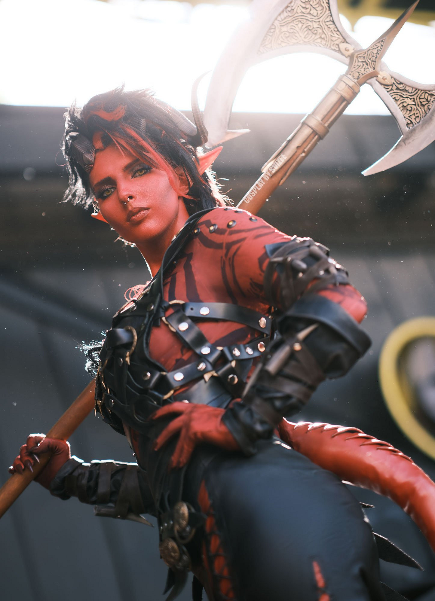 國外小姐姐COS《柏德之門3》卡菈克 性感與力量並存