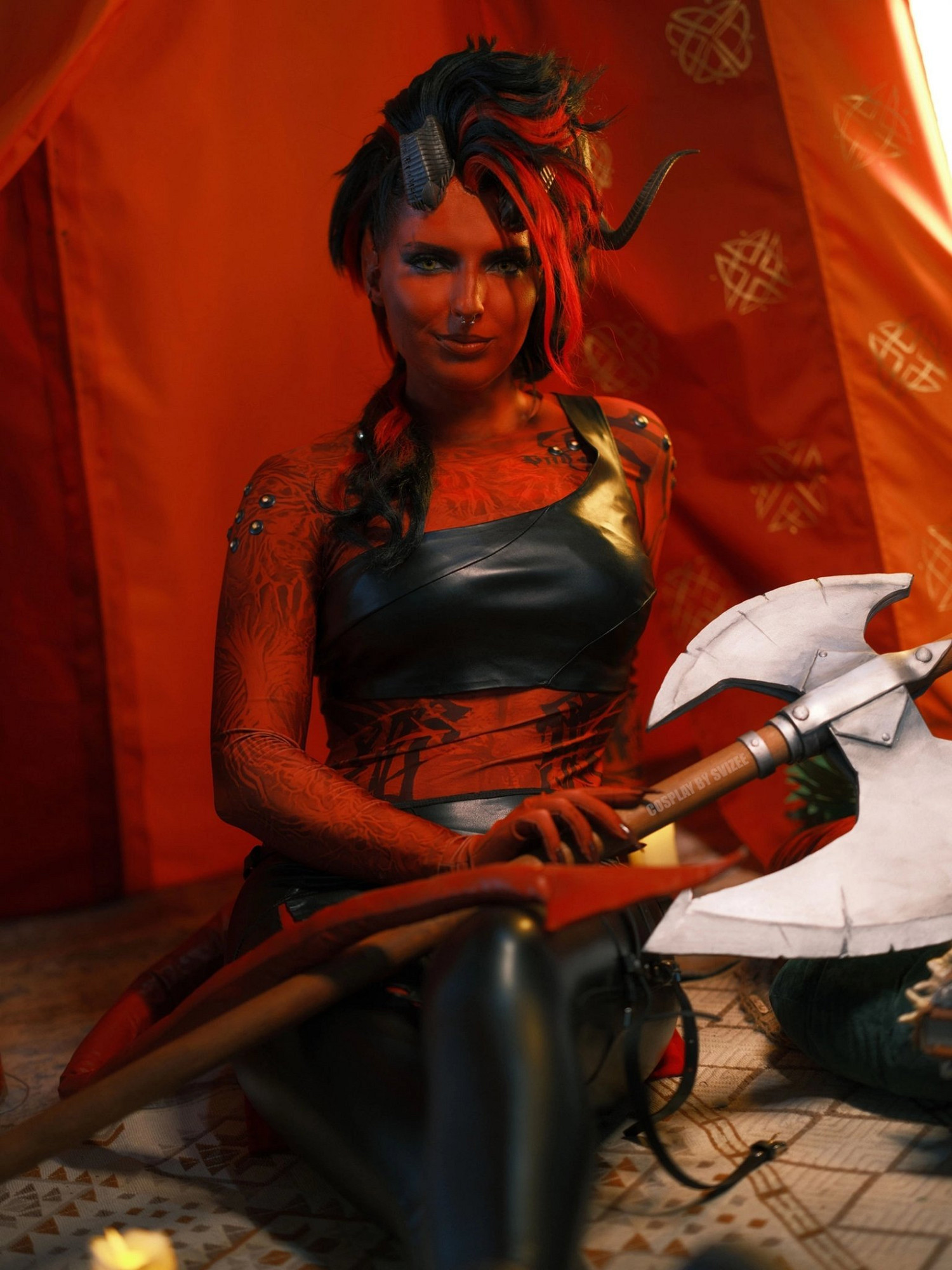 國外小姐姐COS《柏德之門3》卡菈克 性感與力量並存