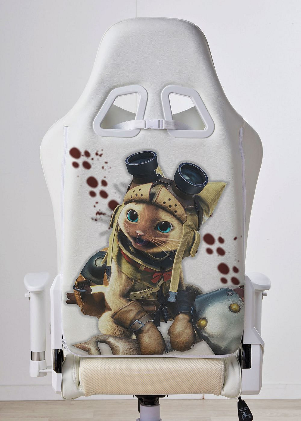 宜得利攜手Capcom推出《魔物獵人》主題電競家具