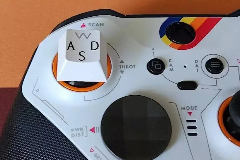 《戰神5》驚現輕推wasd鍵 製作組文案行不行啊?! 《戰神5》驚現輕推wasd鍵 製作組文案行不行啊?!