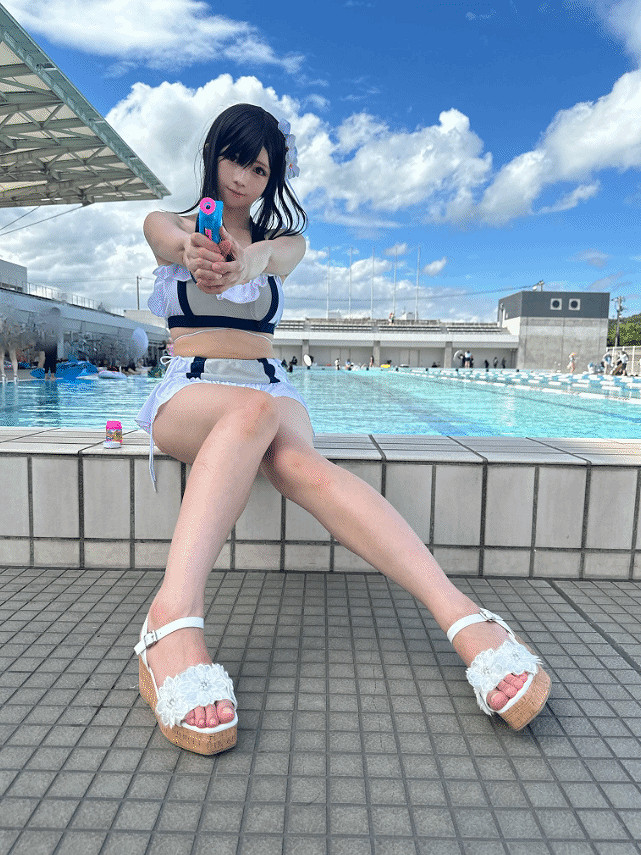 櫻花妹COS《FF7》泳裝蒂法 白皙肉感身材惹人垂涎！