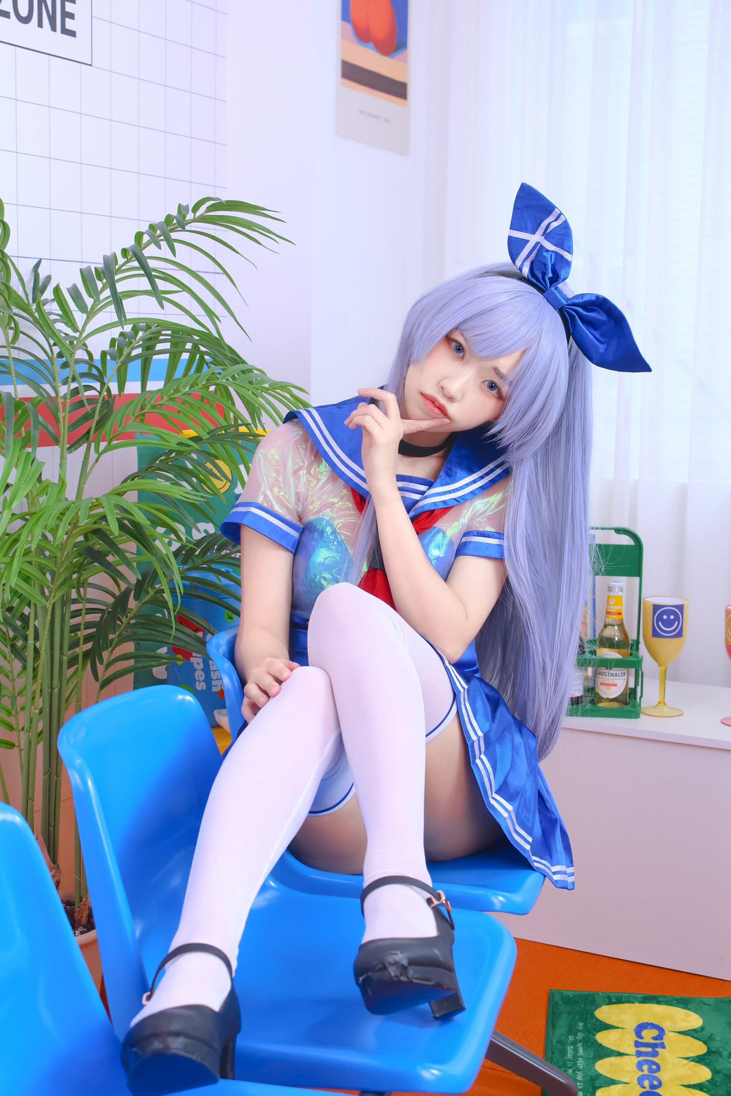 國外小姐姐COS《妮姬》角色 蜂腰肥臀姿勢性感誘人！