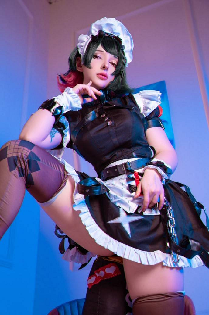 德國小姐姐COS《絕區零》鯊魚妹 小女僕可不止會咬人