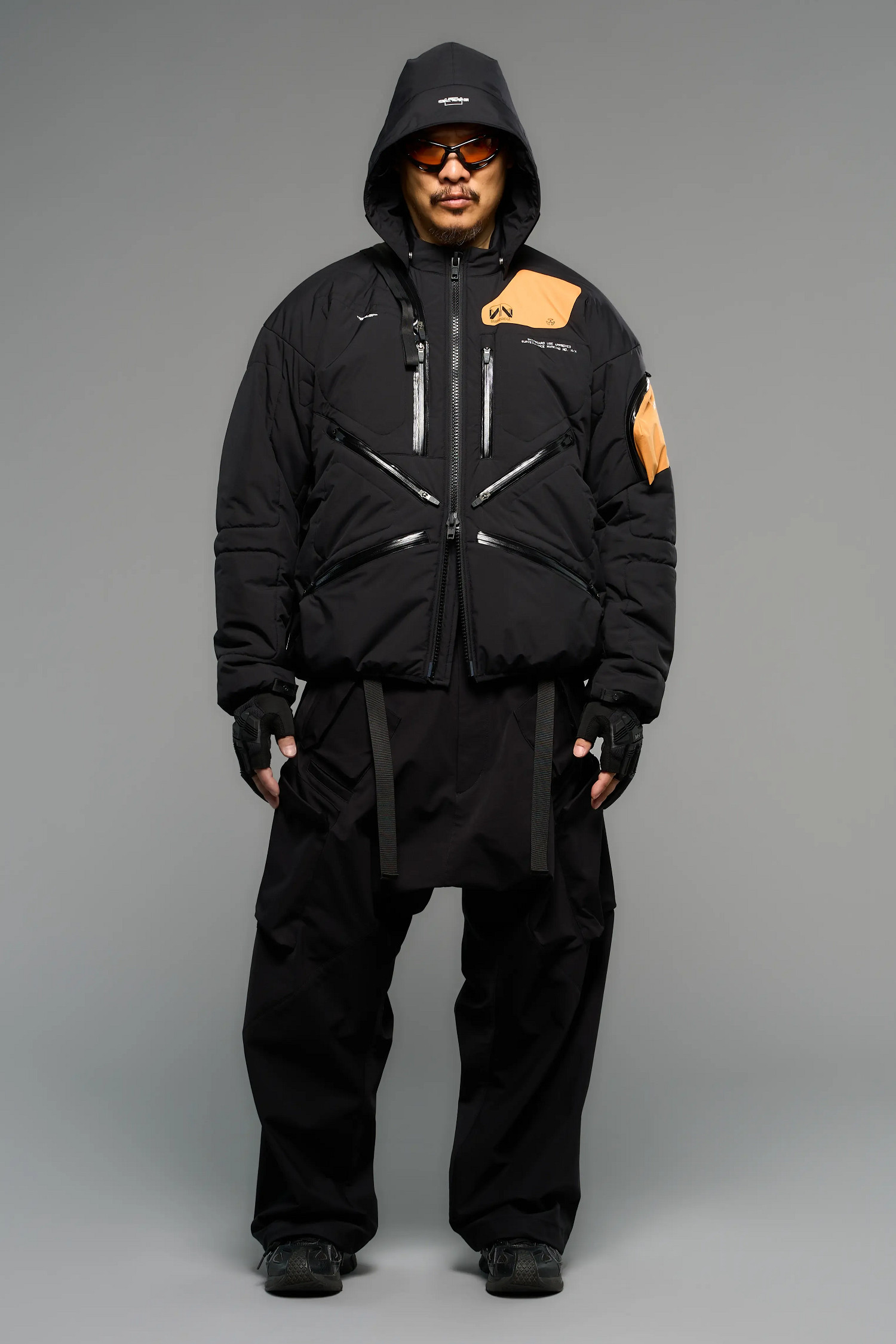 小島工作室全新周邊服飾公布 小島哥哥親自擔任模特