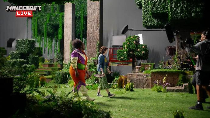 真人版《當個創世神麥塊》曝片場幕後照 方頭蜜蜂,大方劍 真人版《當個創世神麥塊》曝片場幕後照 方頭蜜蜂,大方劍