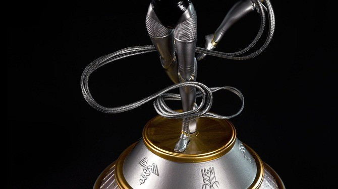 《原子之心》美豔機器雙子雕像預購開啟 精致華麗