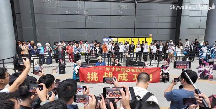 震驚路人！CP30展會上現場表演五條悟變成2.5t魔術！