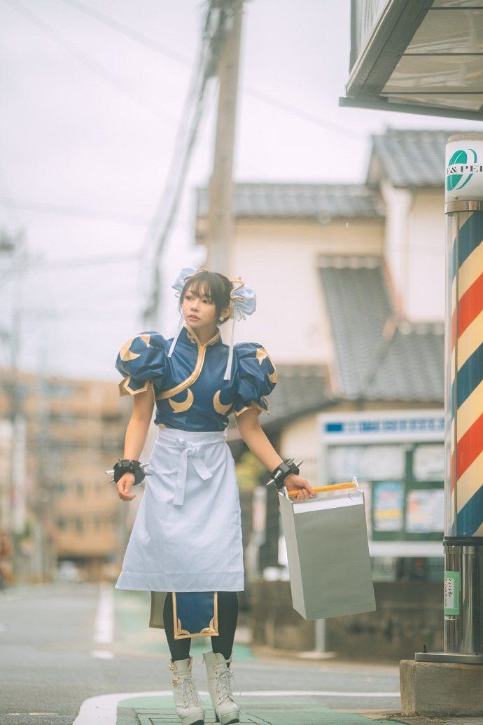 島國小姐姐COS《快打旋風》春麗 這大粗腿也太還原了吧！