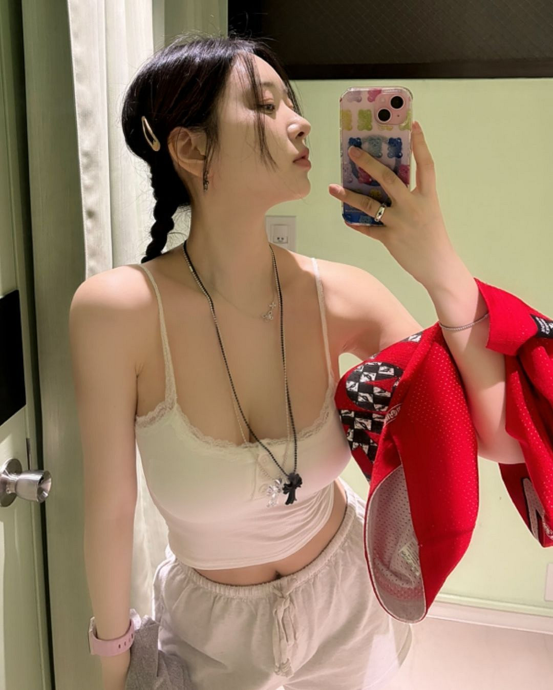 《星刃》女主體模申在恩曝新照 性感蕾絲內衣太魅惑