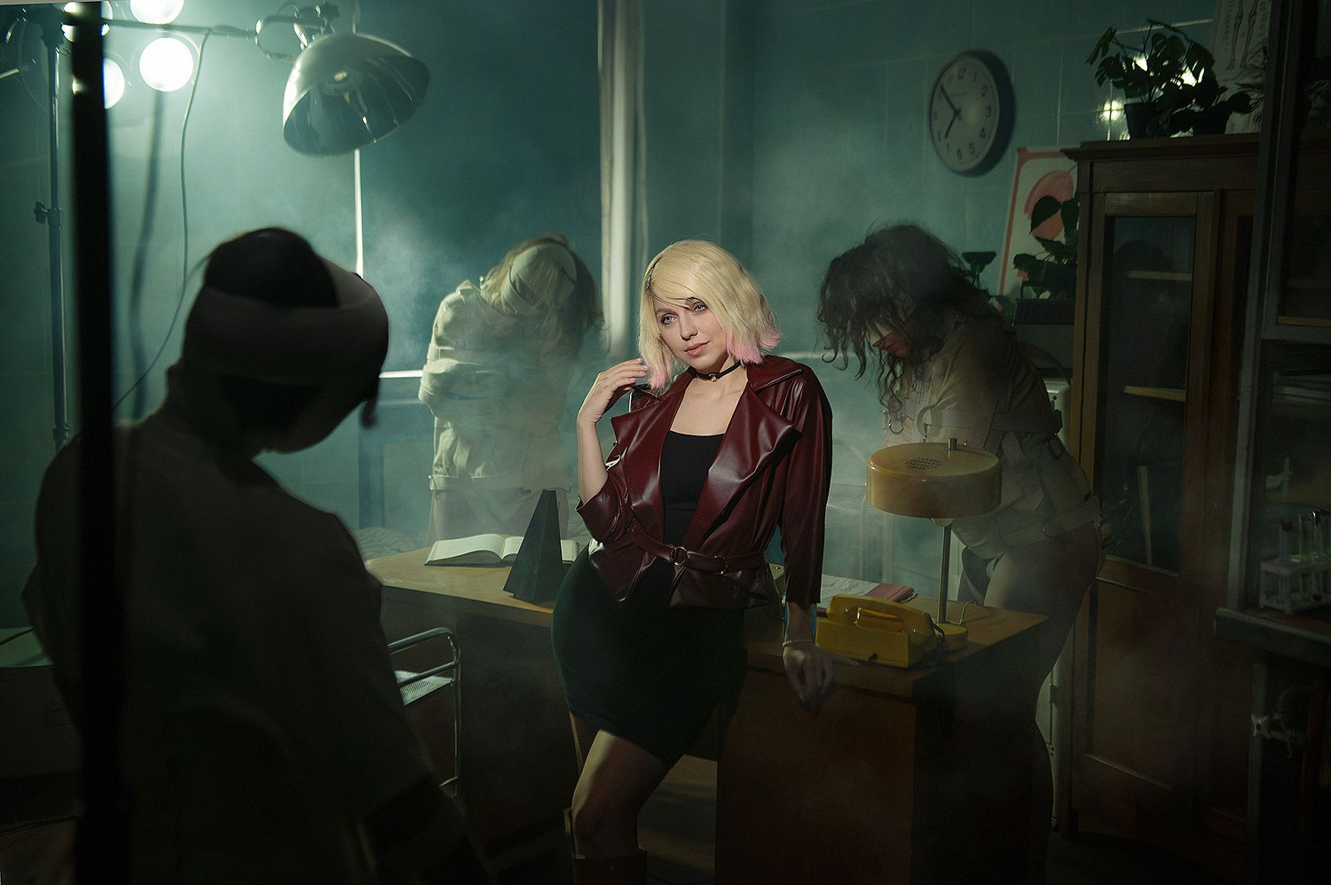 國外辣妹COS《沉默之丘2》瑪麗亞 皮衣包臀裙超性感！