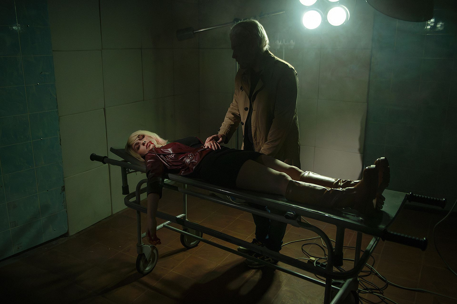 國外辣妹COS《沉默之丘2》瑪麗亞 皮衣包臀裙超性感！