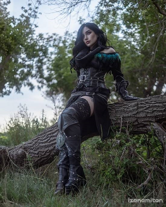 國外小姐姐COS《巫師》葉奈法 頗具異域風情超吸睛! 國外小姐姐COS《巫師》葉奈法 頗具異域風情超吸睛!