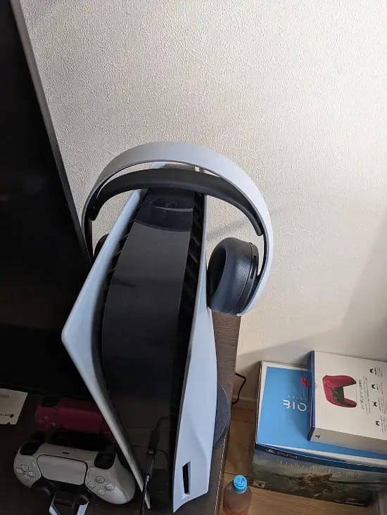多麽痛的教訓 外國玩家將PS5當耳機支架結果出現問題