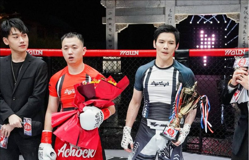 藥水哥向左pk介紹