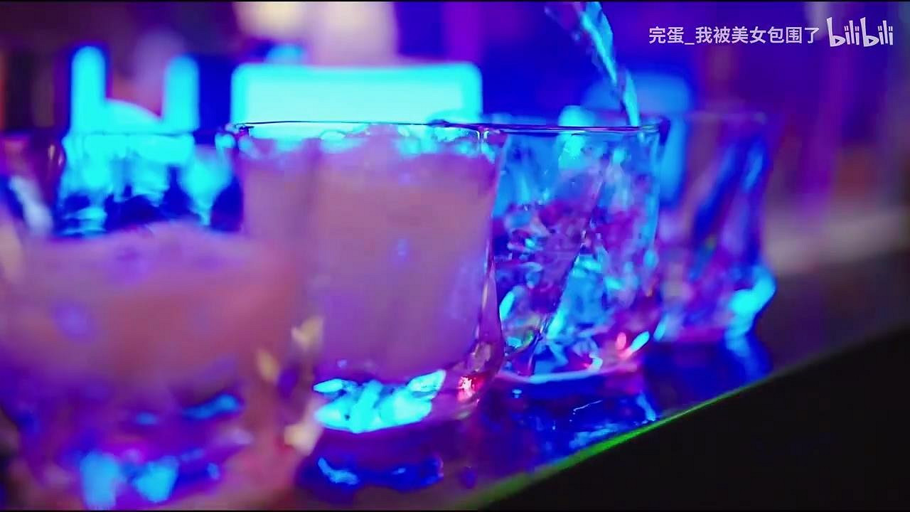 《完蛋被美女包圍前傳》新預告 被美女灌酒怎麽辦 《完蛋被美女包圍前傳》新預告 被美女灌酒怎麽辦