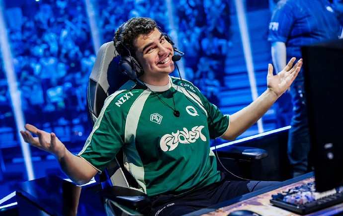 FLY玩的才是真·英雄聯盟!中韓兩中國戰誰是贏家? FLY玩的才是真·英雄聯盟!中韓兩中國戰誰是贏家?