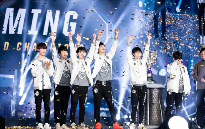 FLY玩的才是真·英雄聯盟!中韓兩中國戰誰是贏家? FLY玩的才是真·英雄聯盟!中韓兩中國戰誰是贏家?