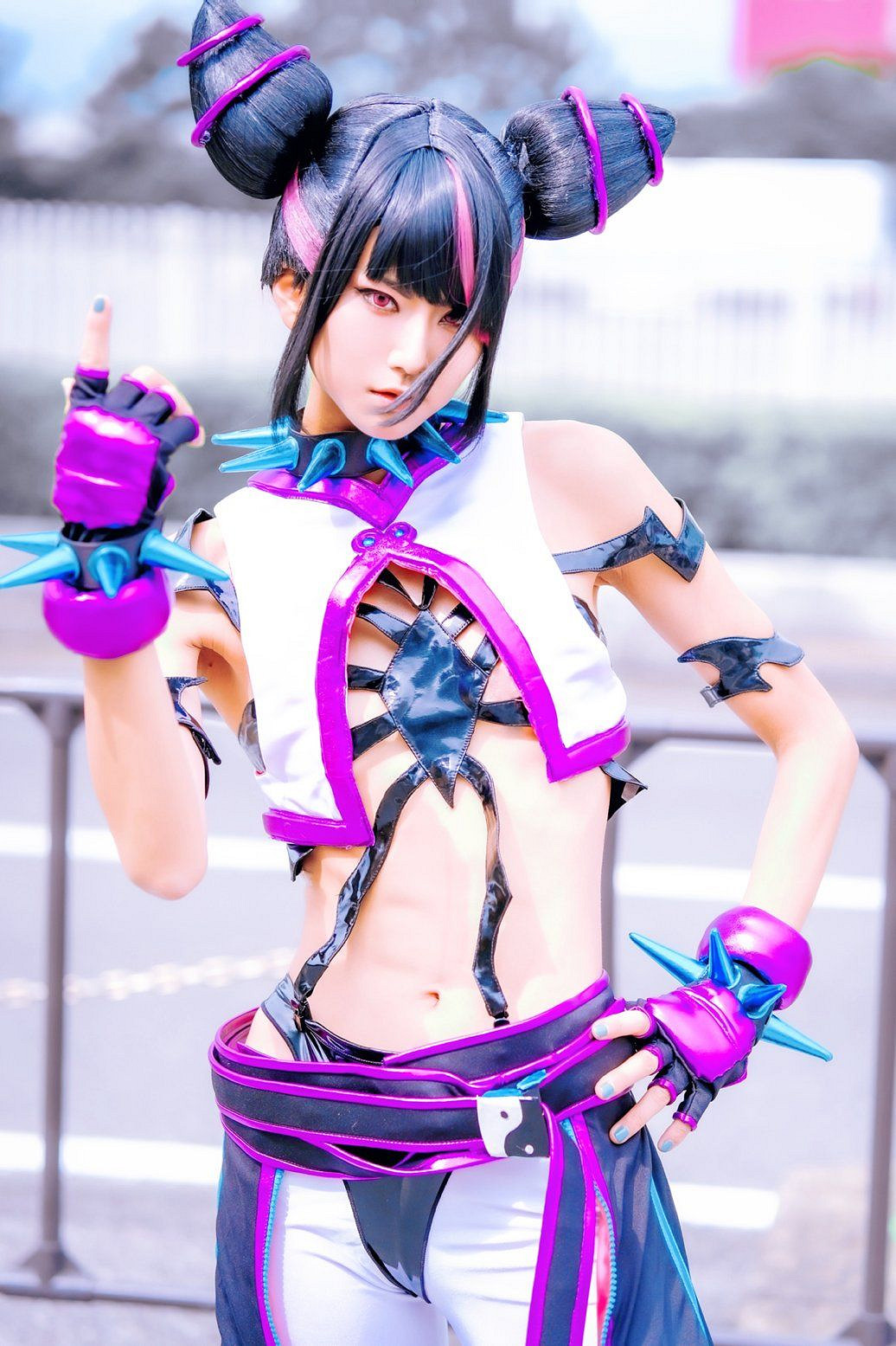 櫻花妹COS《快打旋風6》韓蛛俐 俏皮邪魅十分還原！