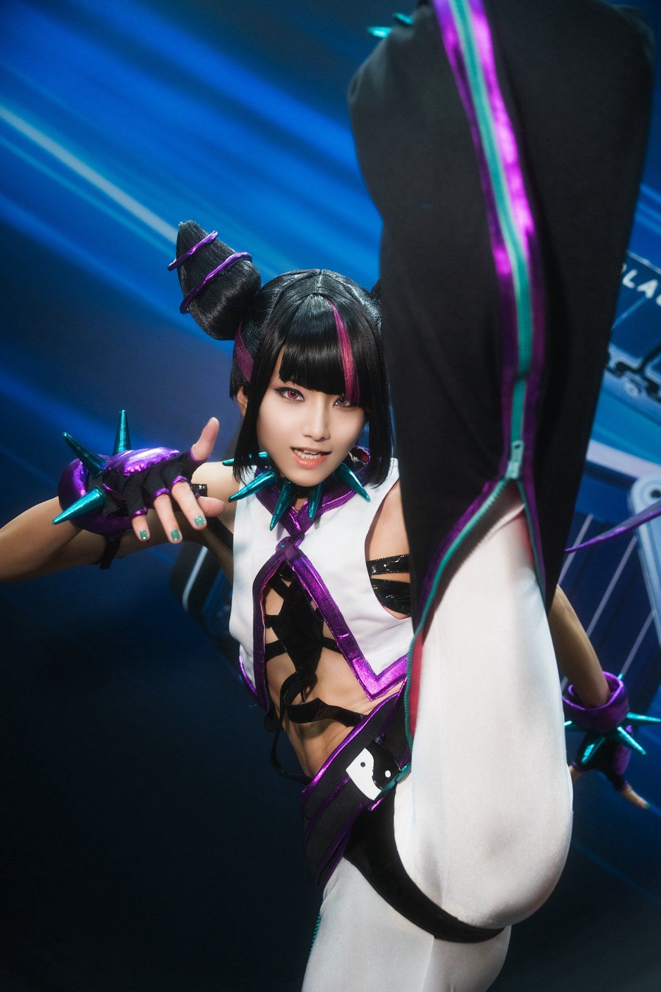 櫻花妹COS《快打旋風6》韓蛛俐 俏皮邪魅十分還原！