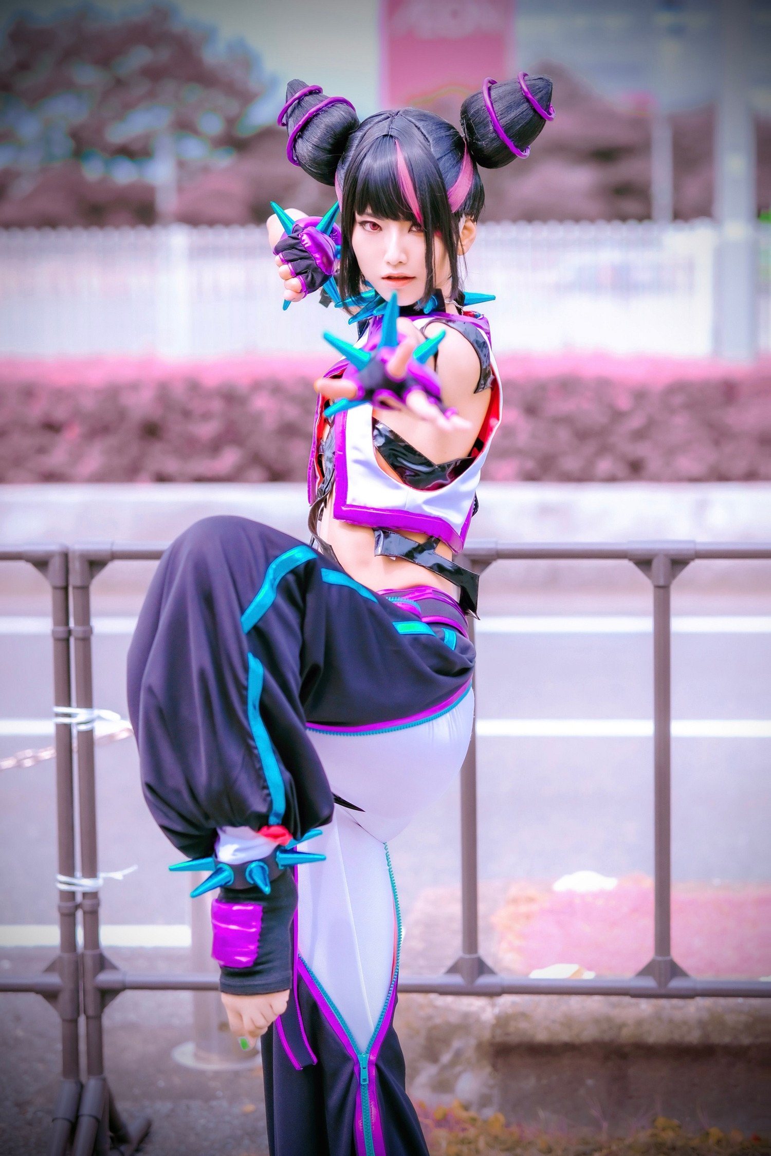 櫻花妹COS《快打旋風6》韓蛛俐 俏皮邪魅十分還原！