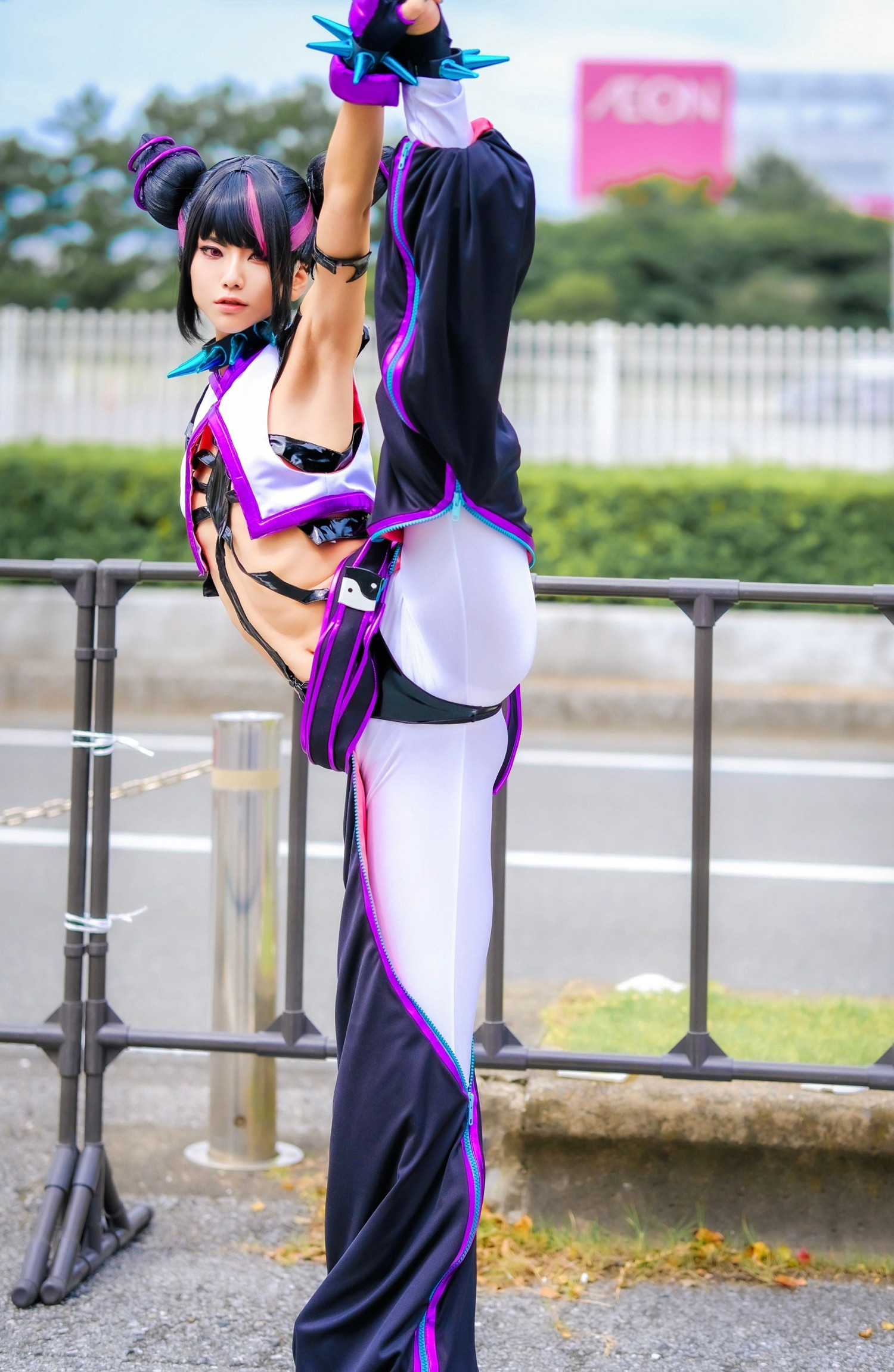 櫻花妹COS《快打旋風6》韓蛛俐 俏皮邪魅十分還原！