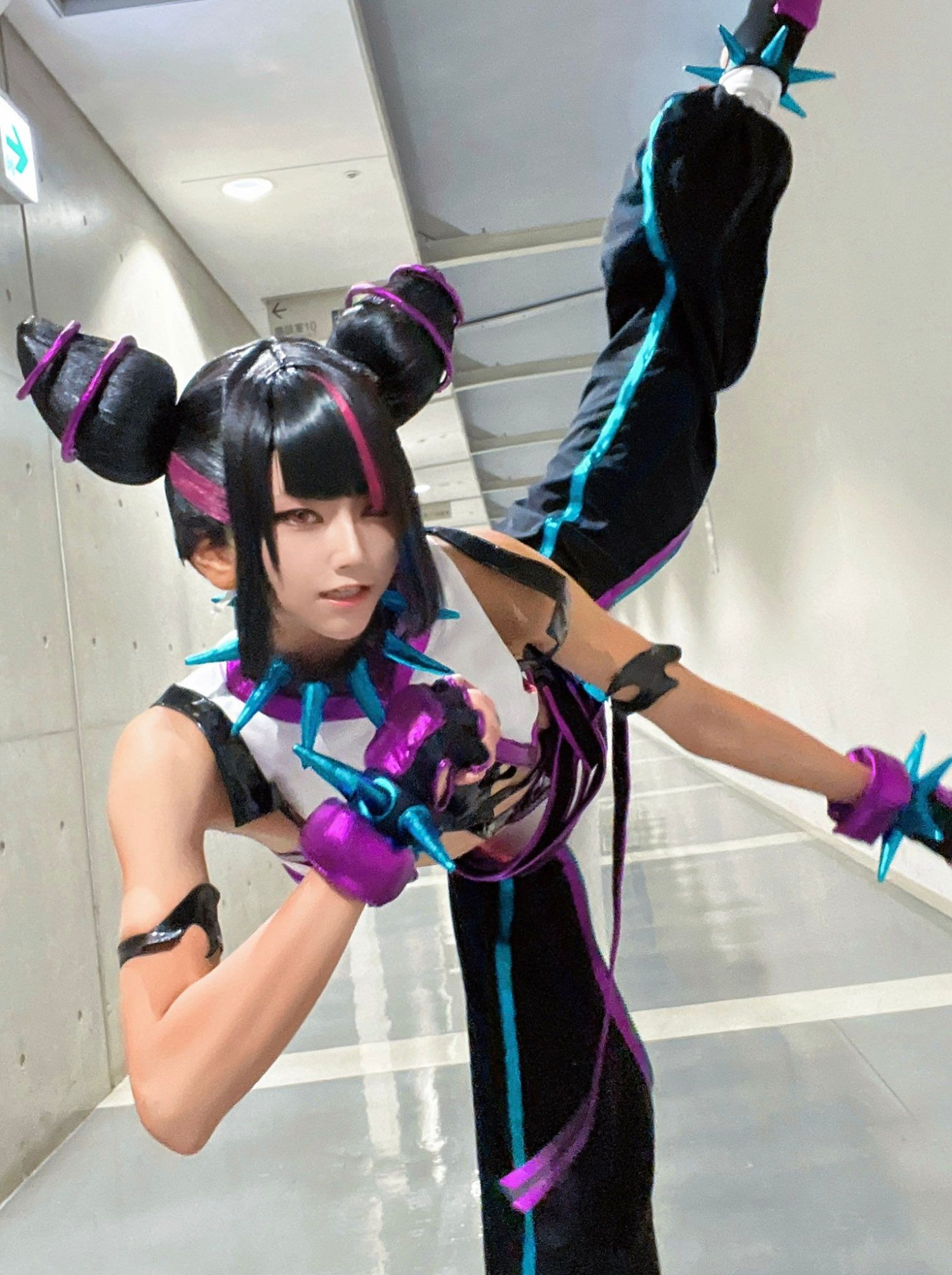 櫻花妹COS《快打旋風6》韓蛛俐 俏皮邪魅十分還原！